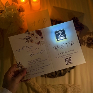 Rustic Glow Folded Invitation with LED Tag RACRL035