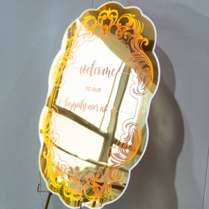 Luminous Gold Mirror Welcome Sign with Chic Pattern RFGBC021