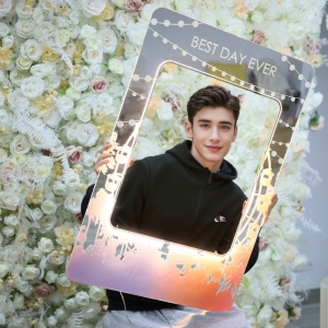 Luminous Photo Booth Frame for Party Decorations RFGBC025